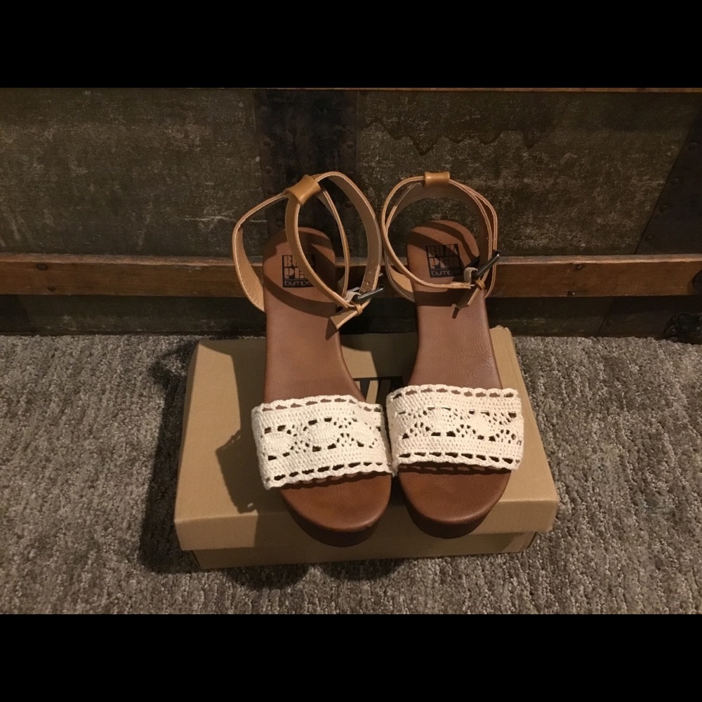 Bumper Delilah wedges